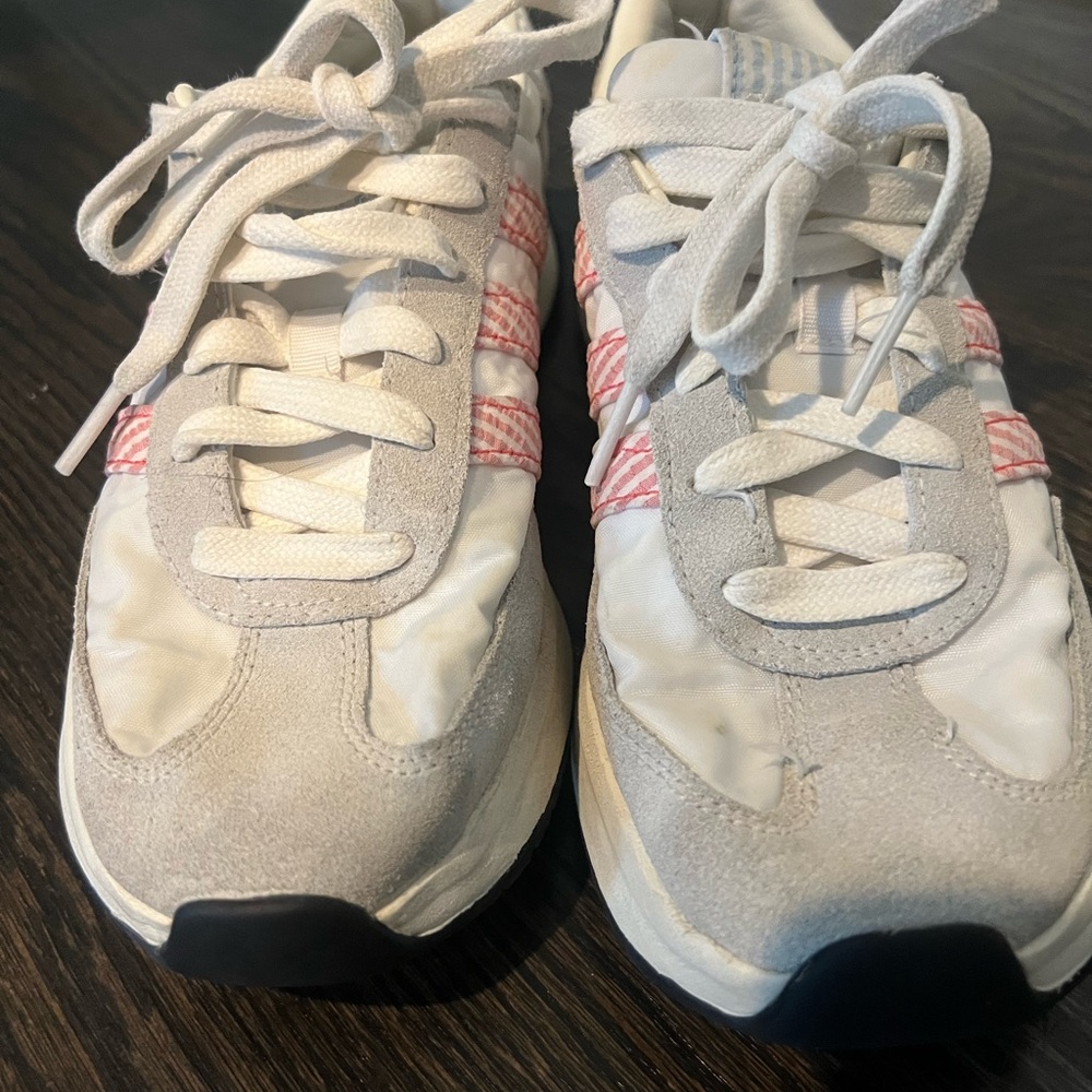 Stylish Women’s Adidas Sneakers